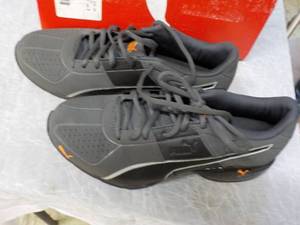 PUMA Soft Foam Mens size 8.5...
