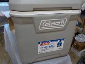 Coleman Wheeled Cooler- this is a r...