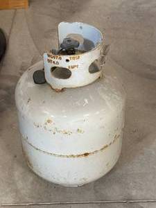 lot 16 image: Propane Fuel Tank
