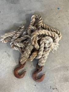 lot 18 image: Nylon Tow Rope with Hooks