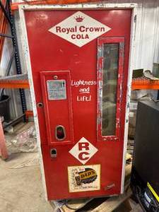 lot 29 image: Antique RC Cola Pop Machine 20x24x55 Tall
