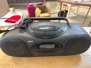 lot 80 image: RCA CD Player RP-7977A
