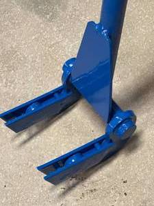 lot 66 image: New Deluxe Pallet Buster $89 Retail