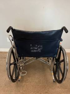 MSRP $1200 #2 Medline Excel Bariatric XW Extra Wide&nbsp Steel Collapsible Wheelchair 24in Seat With Padded Legrests &amp Oxygen Tank Holder - Like New Condition