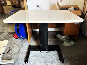 MSRP $3000 High Quality Mayline&nbspElectric Sit To Stand Power Lift Desk Very Quiet - Excellent Working Condition