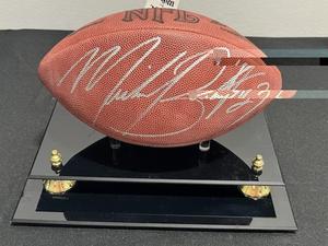 lot 18 image: Minnesota Vikings Michael Bennett #23 Autographed Football - No COA