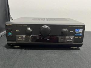 lot 19 image: Technics SA-DX950 AV Control Receiver (Powers up)