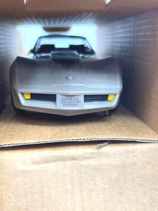lot 61 image: 1994 ERTL AMT (1982 Chevy Corvette Collectors Edition 8157EO) 125 Scale