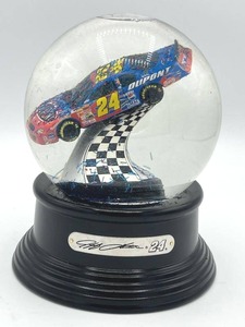 lot 81 image: 2003 NASCAR Du Pont Jeff Gordon #24 Snow Globe