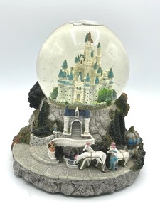 lot 82 image: Walt Disney So This Is Love Musical Snow Globe
