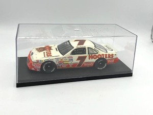 lot 101 image: Vintage Alan Special K Kulwicki #7 124 Hooters Model Stock Car