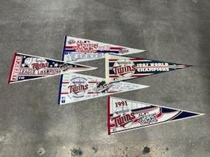 lot 102 image: Vintage Minnesota Twins World Series Pennant Lot