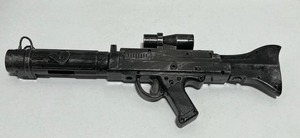 lot 103 image: Star Wars 23 Replica Blaster Toy Gun