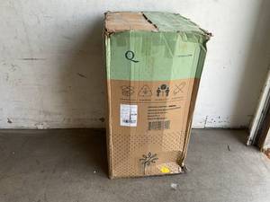 lot 211 image: Zinus 12 Inch Green Tea Pressure Relieveing Memory Foam Queen Size Mattress
