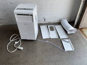 lot 214 image: Midea 6,000 BTU White Portable Air Conditioner with Dehumidifier & Fan mode