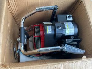 lot 15 image: VEVOR 100 Ft x 38 Inch 370W Open Drain Cleaning Machine for 1 to 4 inch Pipe