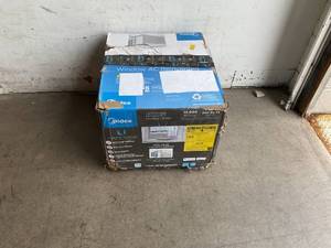 lot 20 image: Midea 12,000 BTU U-Shaped Smart Inverter Window Air Conditioner