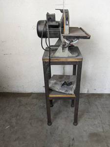 lot 37 image: Delta 12 Disc Sanders with Integral Dust Collection Model 31-120
