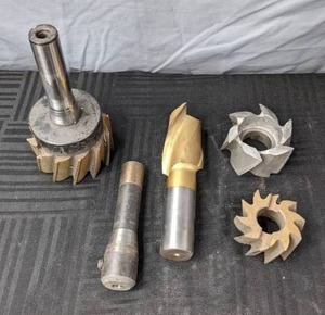 lot 28 image: Various Mill Cutters with Shell Ends