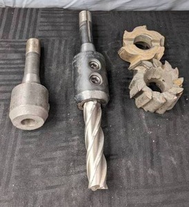 lot 26 image: Hole End Drill Mill Bit and Shell End Cutters