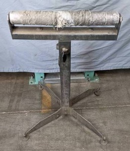 lot 107B image: Adjustable Vertical 28.5 to 45.5 Material Feed Roller Stand