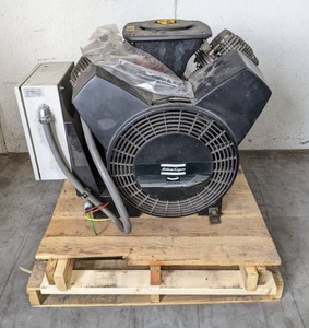 lot 17 image: Atlas Copco Aluminum Piston Compressor Pump