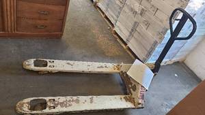 Pallet jack