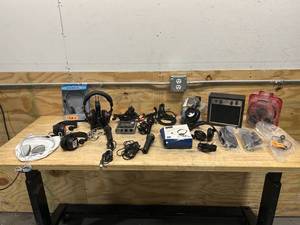 lot 102 image: Lot of Salvage Store Returns