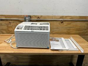 lot 14 image: LG 5,000 BTU 115-Volt Window Air Conditioner LW5016 in White