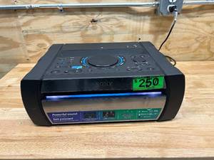 lot 78 image: SONY SHAKE 30
