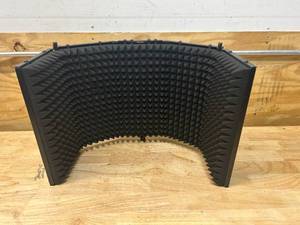lot 80 image: Portable Microphone Isolation