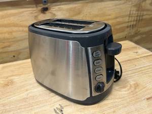 lot 69 image: HAMILTON BEACH Toaster