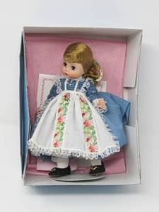 Mme Alexander miniature showcase dolls
