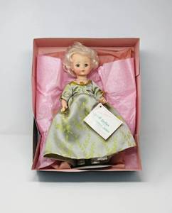 2 Mme Alexander 1st Lady Doll collection New in Box
