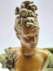 lot 5 image: Vintage 9 Bronze Art Nouveau Marie Therese Bust
