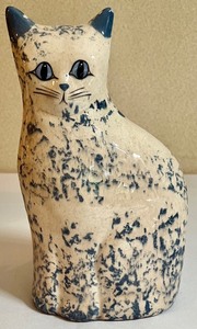lot 26 image: Four Decorative Ceramic Cat Figurines