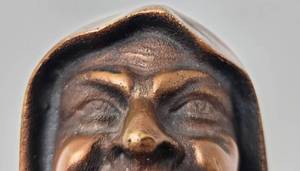 lot 139 image: Vintage Glauber Brass Paperweight - Hooded Man
