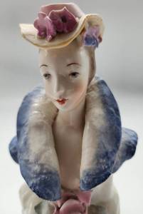 lot 179 image: Antique Cordey Victorian Porcelain Half Doll