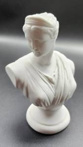 lot 186 image: Lovely White Parian Ware Sculptures