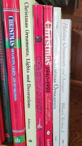 lot 190 image: Selection of Vintage Christmas Collectors Reference Books