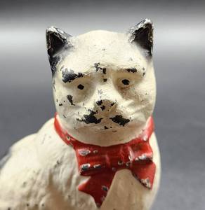 lot 194 image: Vintage Cast Iron Cat Bank