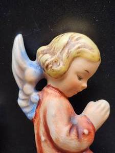 lot 196 image: Vintage Angel Decor Collection, Including Goebel & Hummel