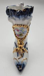 lot 201 image: Unique China & Porcelain Collectibles