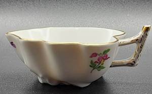 lot 205 image: Miniature Vintage Meissen Dish with Handle