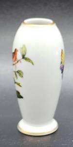 lot 223 image: Hand Painted Miniature Herend Rothschild Bird Vase