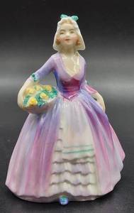 lot 226 image: Pair of Vintage Porcelain Figures Including Royal Doulton - #778640