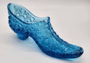 lot 240 image: Trio of Fenton Glass Slippers