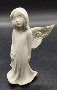 lot 260 image: Pair of Boehm Boy and Girl Angels