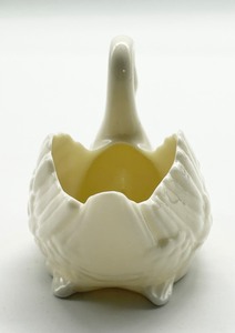 lot 157 image: Lenox Ivory Swan Dish