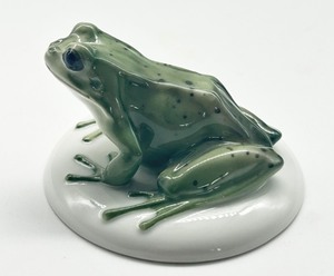 lot 151 image: Vintage Moldenhauer Rosenthal Porcelain Frog #23 Figurine